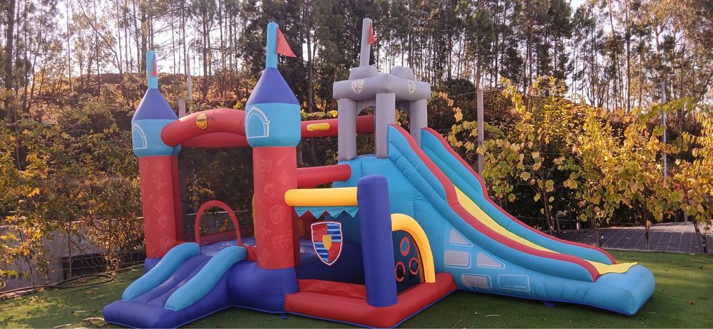 Insuflável Castelo Medieval - semi novo