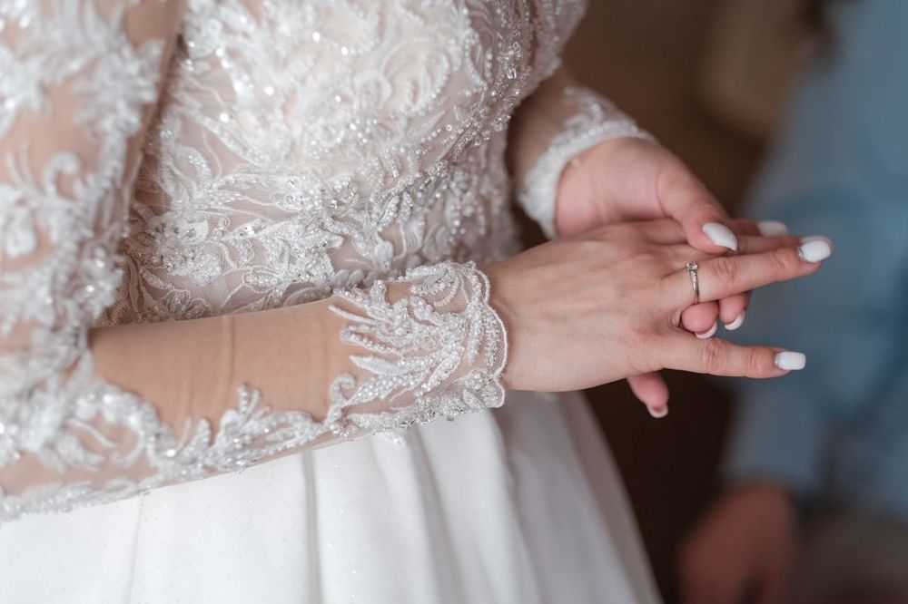 Весільне плаття кольору айворі, розмір xs-м, регулюється корсетом