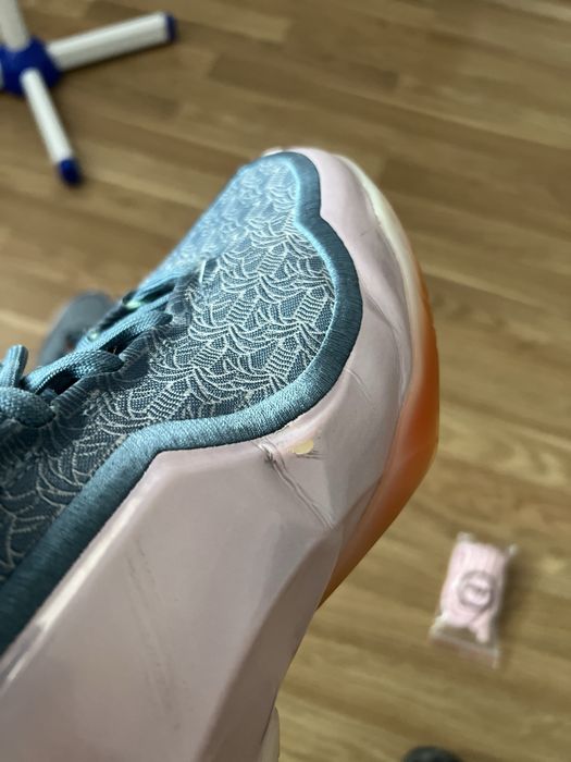 Баскетбольні кросівки nike lebron 23 12,5us