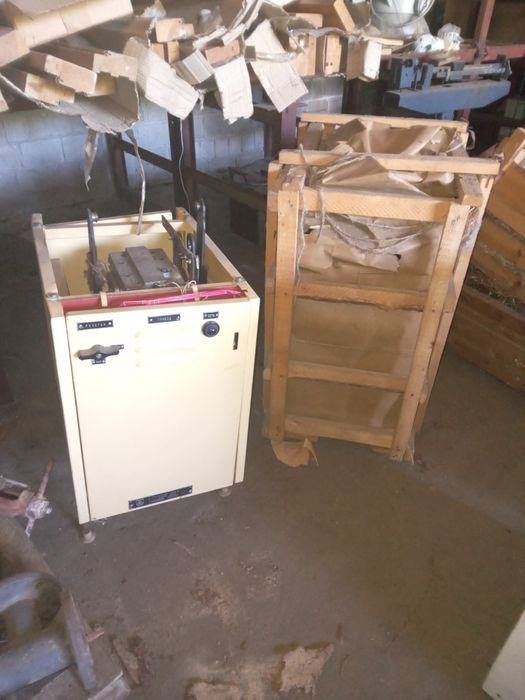 Лінія роздачі(самообслуговування)в комп. марміти, візки, транспортери