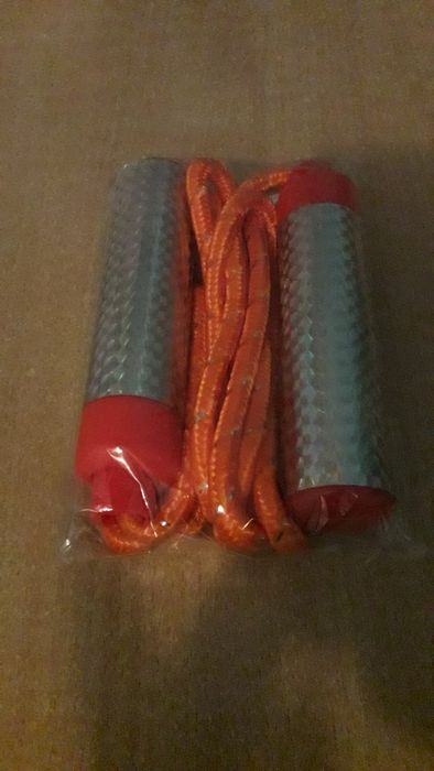 Pomaranczowa skakanka