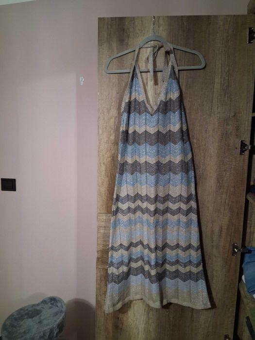 Sukienka z błyszczącą nitką rozm L