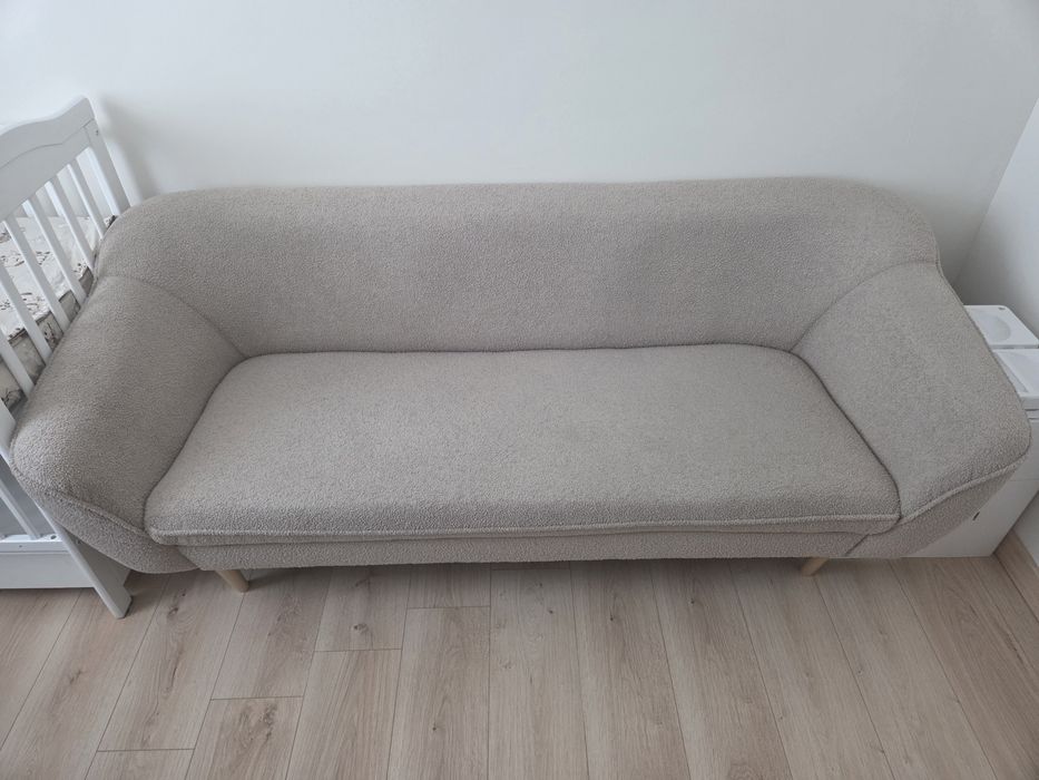 Sofa beżowa boucle