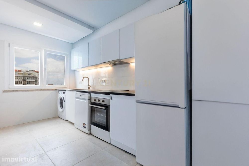 Apartamento T2 Totalmente Remodelado – Linda-a-Velha — Algés, Linda-A-Velha E Cruz Quebrada-Dafundo, Lisboa
