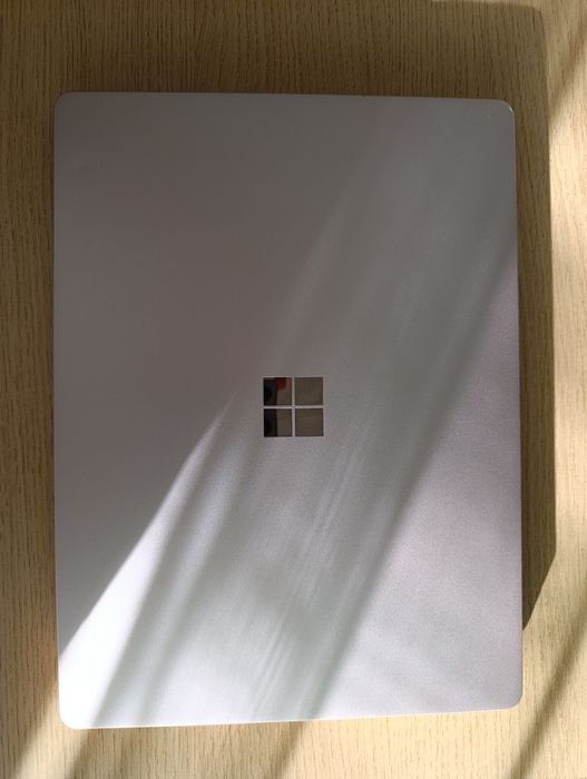 Surface Laptop GO - Bateria 95%