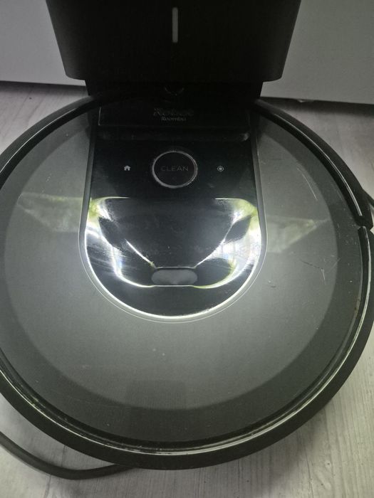 iRobot Roomba i7+