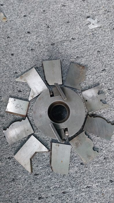 Вал-насадка по дереву з фрезами