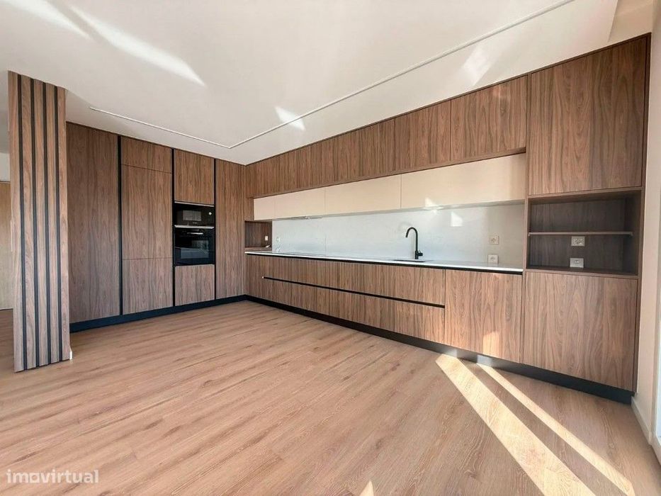 T3 Duplex em Construção com Garagem Dupla