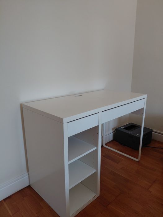 Secretaria branca de quarto/escritorio