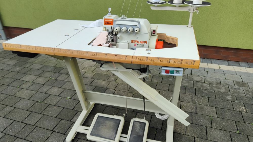 Maszyna krawiecka owerlok SIRUBA