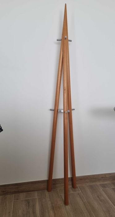 Cabide de pé em cerejeira maciça