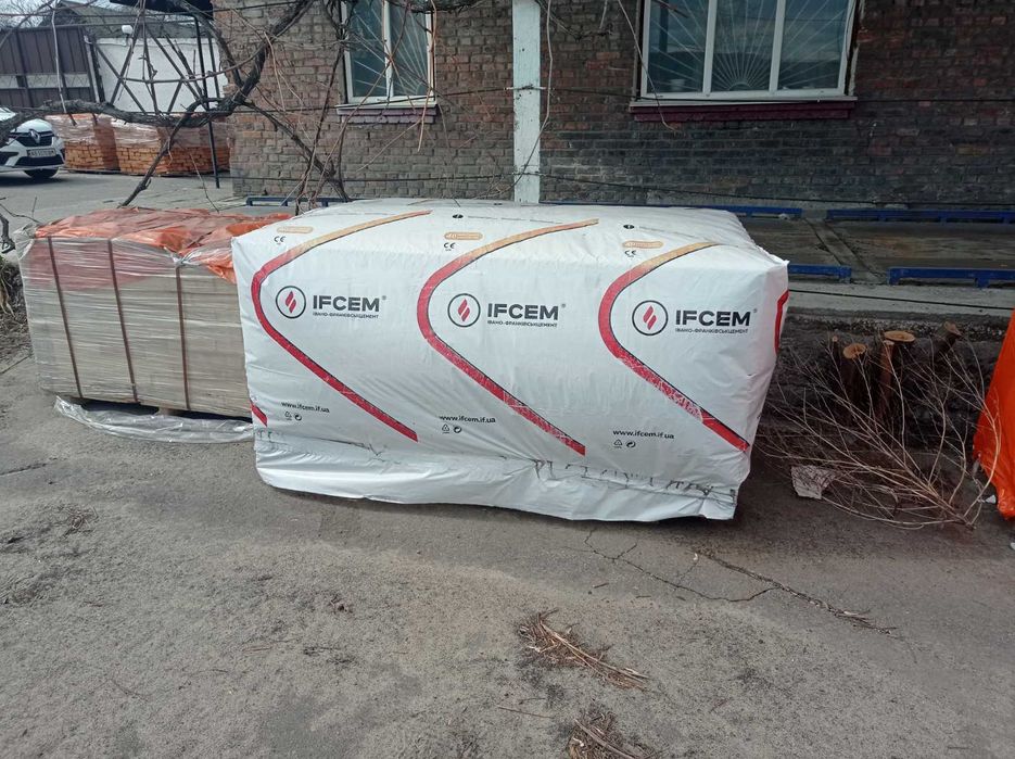 Цемент, шифер, цегла рядова, вапно, газоблоки, відсів, щебінь, пісок