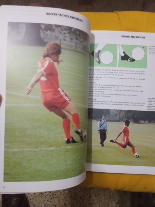 Livro  SOCCER  (Tácticas de Futebol)