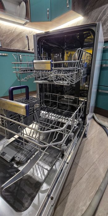 Вбудована посудомийна машинка BEKO DIS35021