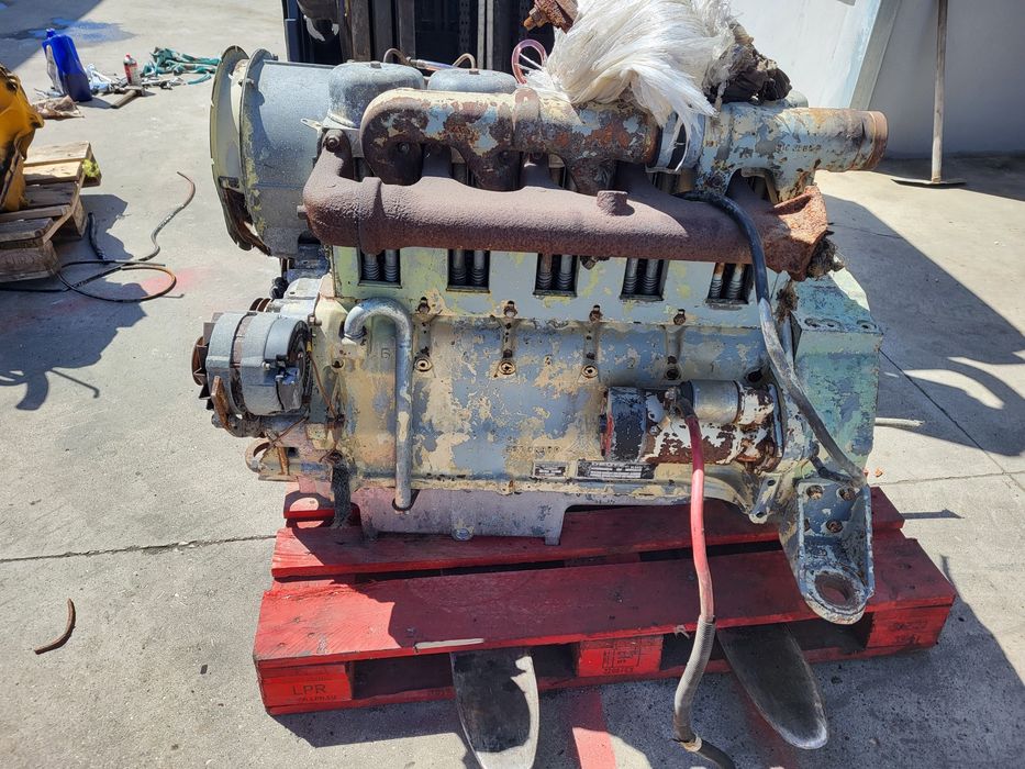 Motor kubota v2203