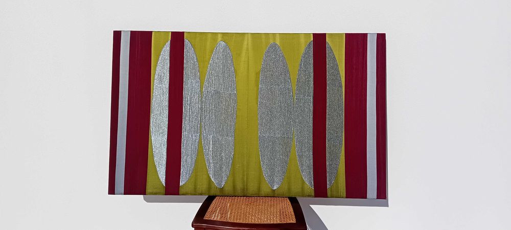 Painel forrado a tecido de seda 125 x 75 cms!
