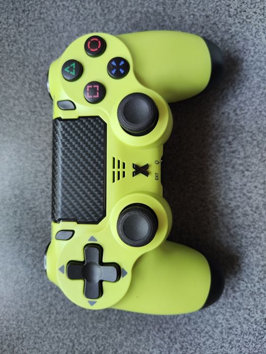 Pad do konsoli PS4