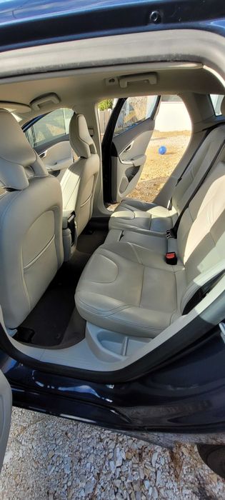 VOLVO V40 2.0 D4 190 ch Summum