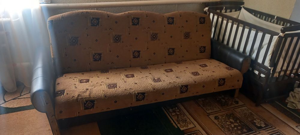 Продам диван в нормальному стані