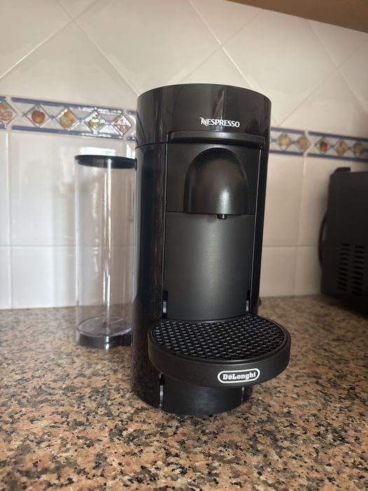 Máquina Nespresso Vertuo & Suporte Cápsulas
