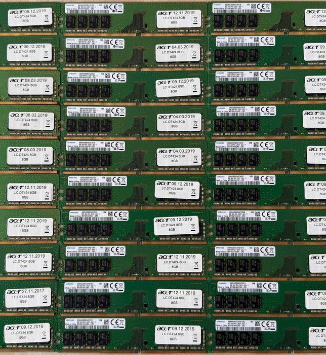 Оперативна пам'ять DDR4 8GB 2400MHz PC4-19200 Samsung оперативка