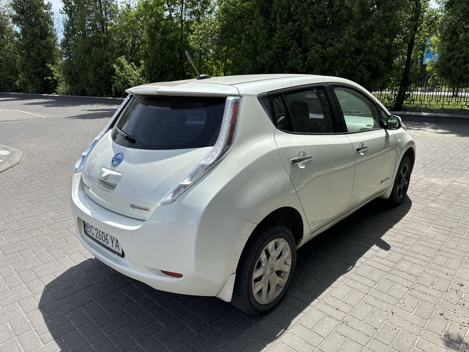 Nissan Leaf 2011, електро, автомат