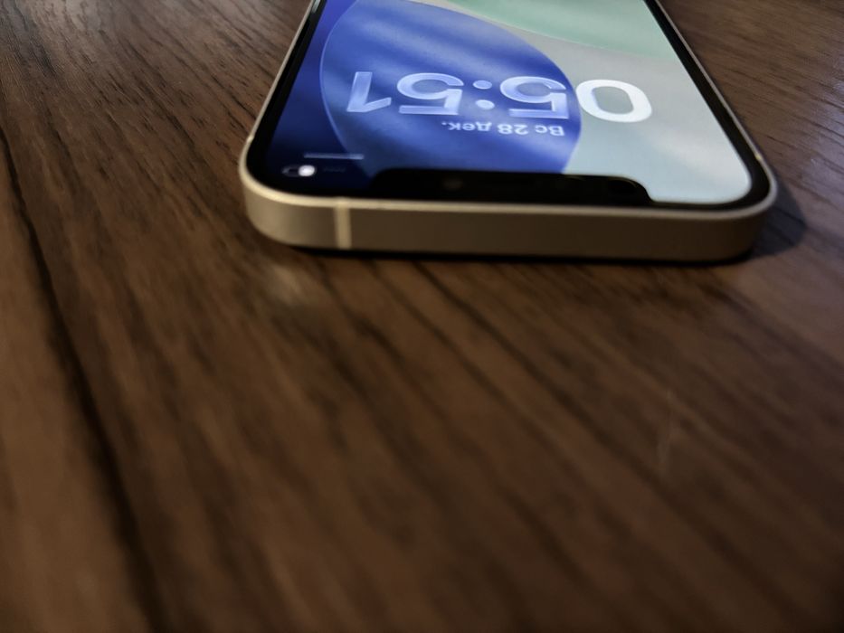 Продам Iphone 12