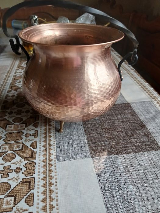 Мідний вазон для квітів мідний.