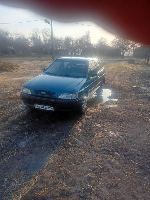 Продам автомобіль форд ескорд