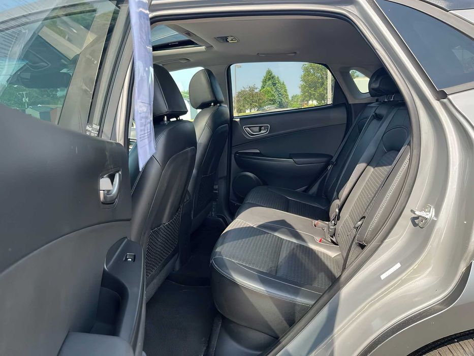 Hyundai Kona EV      2021