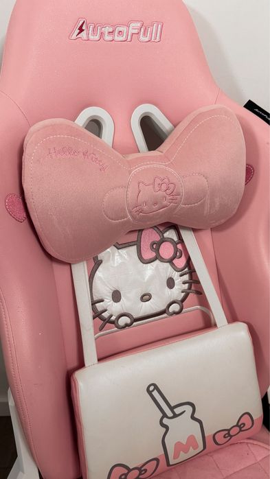 Krzesło gamingowe Hello Kitty x AutoFull