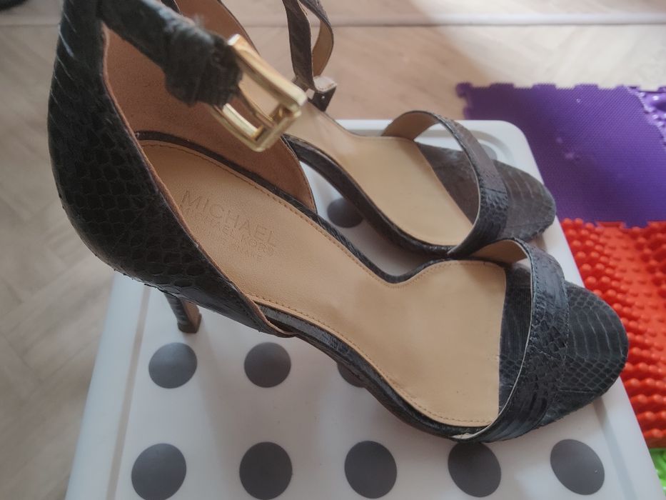Michael Kors (оригінал) босоніжки зі зміїної шкіри, 37,5р.
