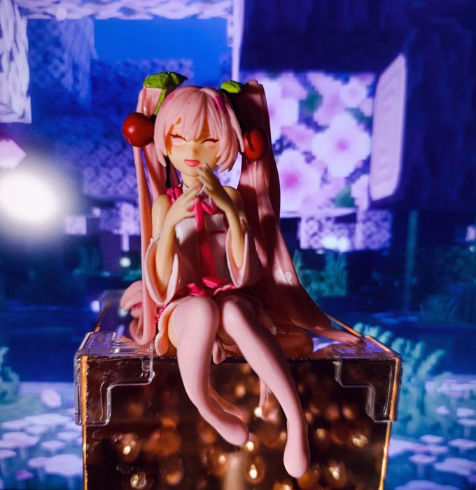 Фигурки персонажей на выбор