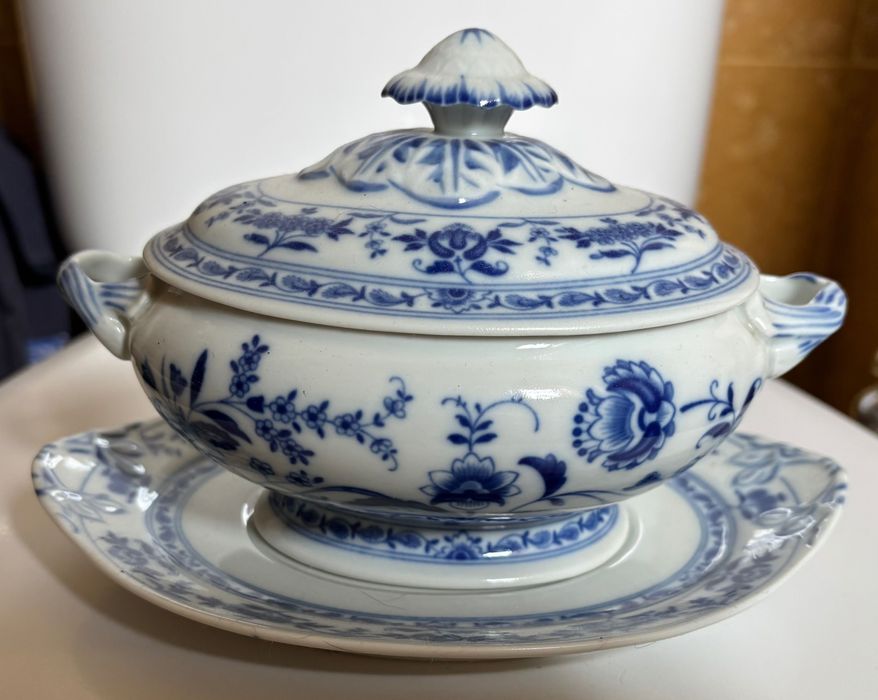 1 Terrina pequena, decorativas da Vista Alegre