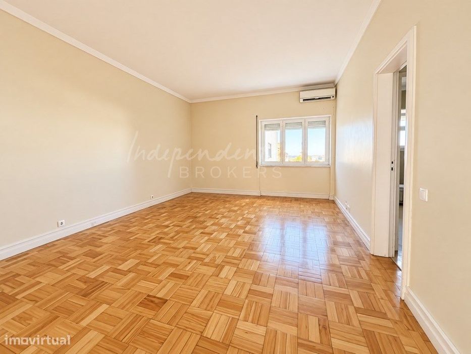 Apartamento T5 Para Arrendamento [Avenida António Augusto Aguiar]