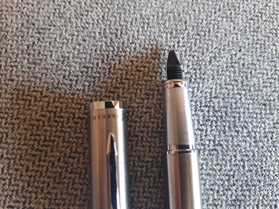 Caneta de tinta permanente PARKER.