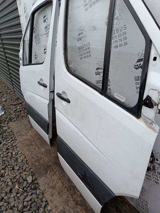 Дверка передня права, ліва Mercedes Sprinter w906 313 316 318 319 біла