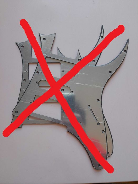 Vendo várias pickguards para guitarras Ibanez