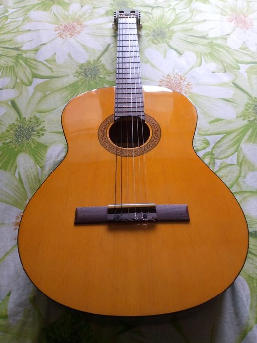 Продам гітару акустичну