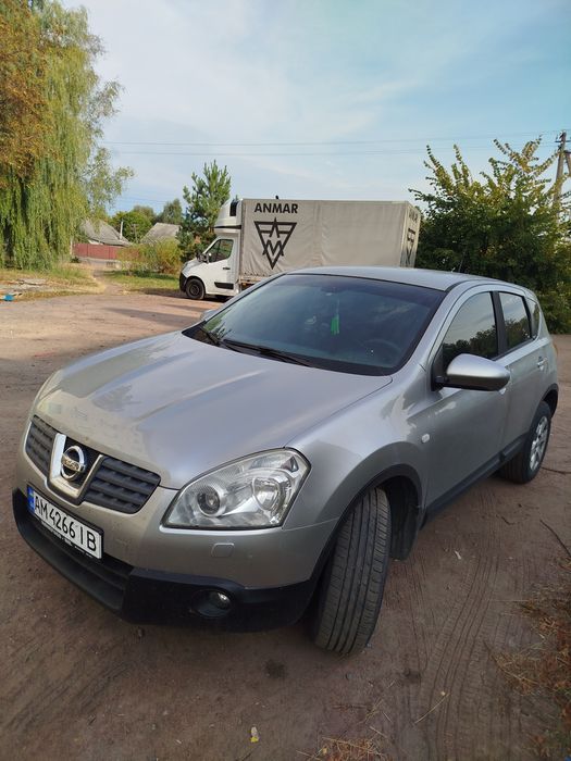 продати автомобіль NISSAN