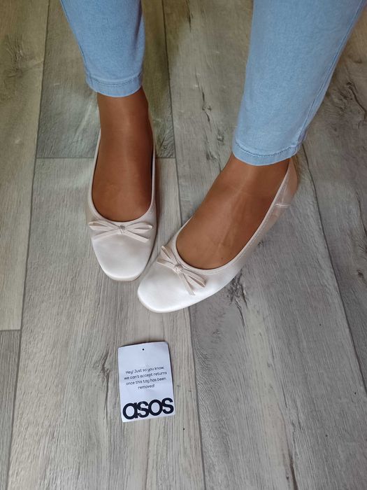 (40) ASOS) Kremowe baleriny wieczorowe z Londynu, NOWE
