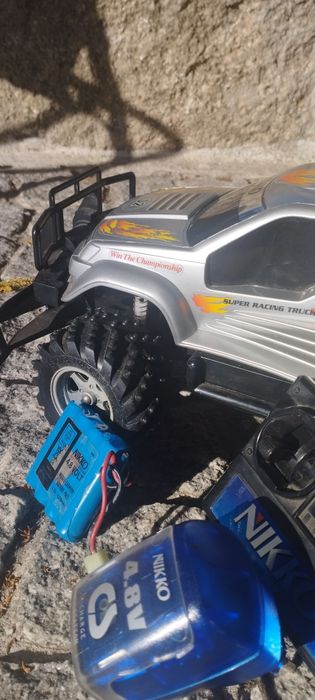 Carro telecomandado RC Nikko Dominator 2