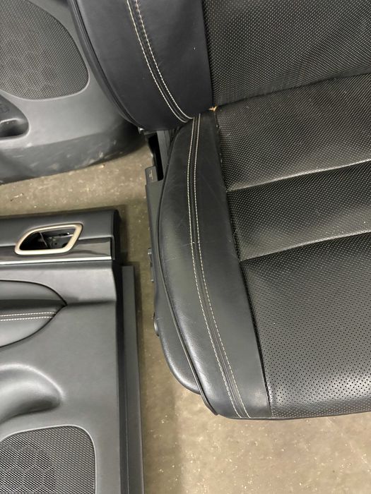 Fotele skóra jeep grand cherokee wk2 overland   ładne na sztuki /całość