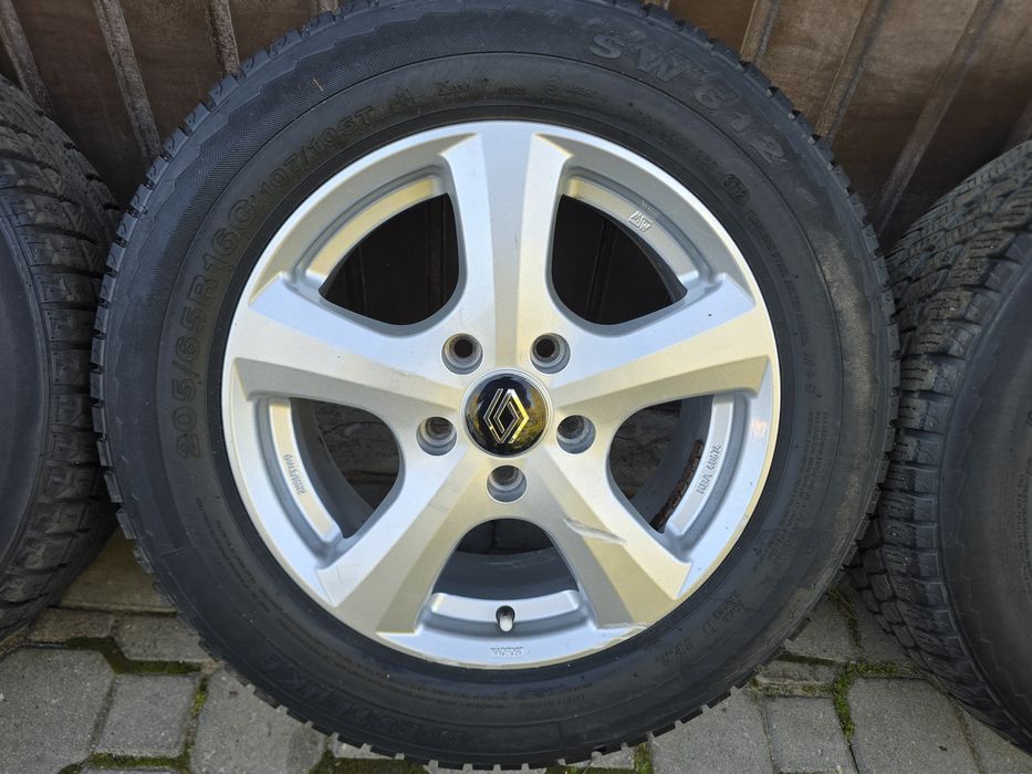 Felgi z oponami 205/65R16C Renault Trafic II 5x118 Opel Vivaro Nissan Primastar