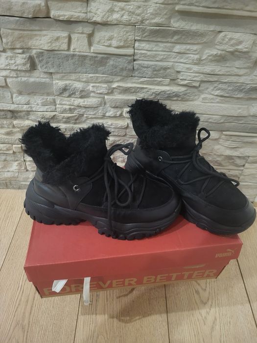 Зимові чоботи ботинки кросівки