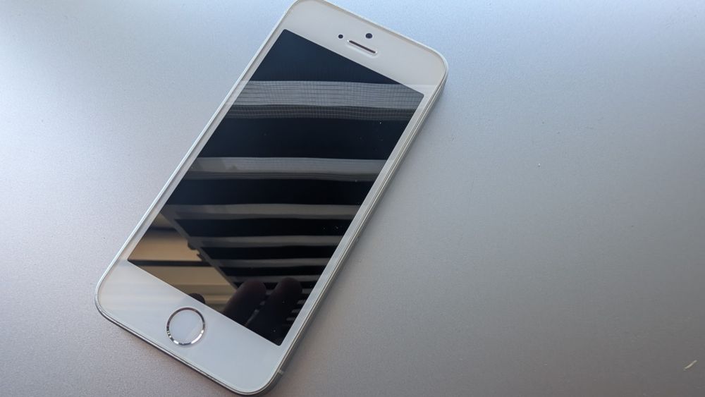 iPhone se. Ładny stan