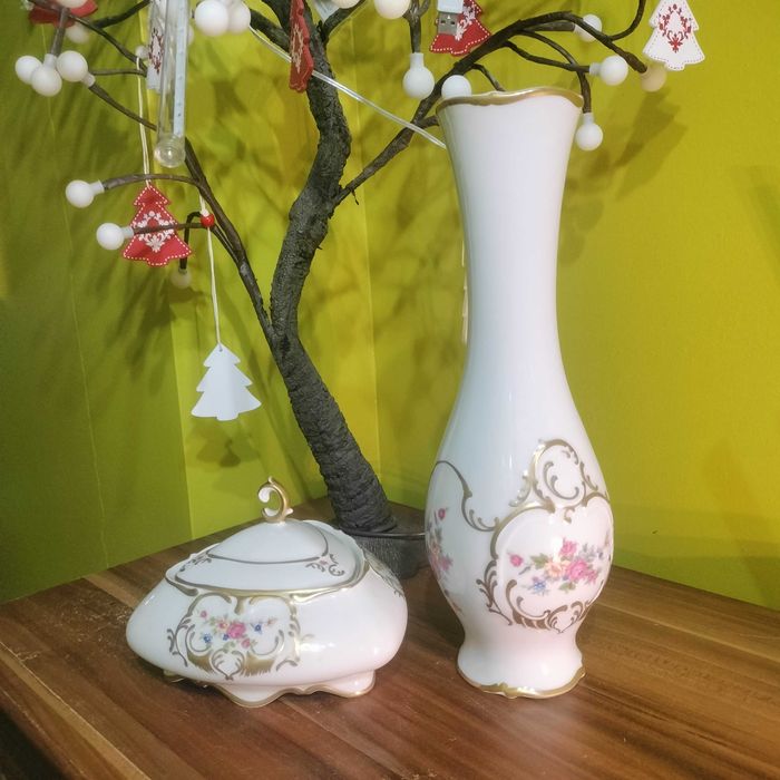 Porcelanowy zestaw - wazon + puzderko