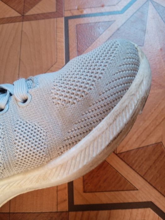 Кросівки на дівчинку 36 р