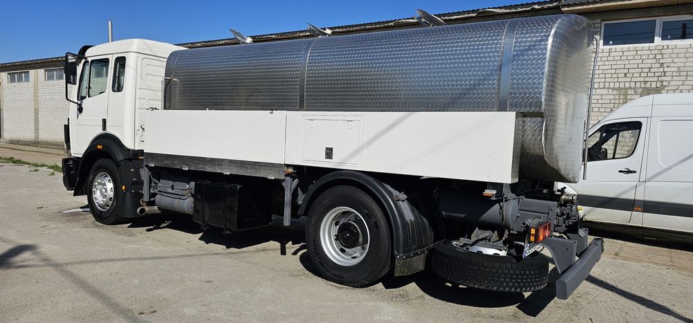 Молоковоз водовоз Mercedes-Benz 1834 LS