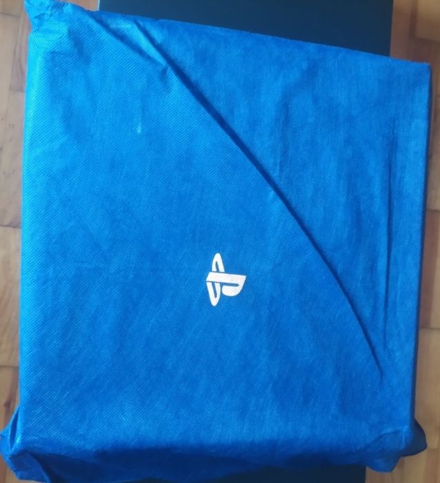 Playstation 4 pro versão 500 Million